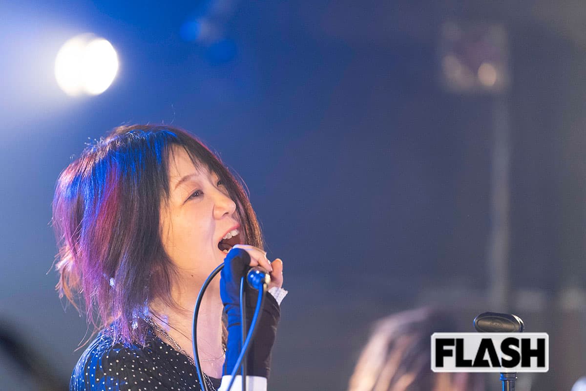 ダイナマイトMARI(Vo) 「メンバーで音合わせをしたとき、懐かしい~、それぞれのフレーズがただ、ただ、懐かしかったです。そして、たくさんの当時の思い出がよみがえりました。パートとしてのたたずまいは変わらないような気がします。サポートGの菅原潤子ちゃんには長い時間をおつき合いいただき、感謝の気持ちでいっぱいです」