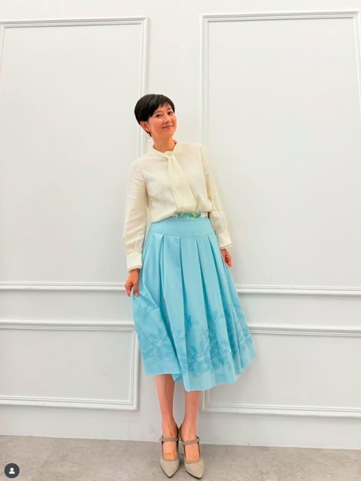 ショートヘアーで凛々しい雰囲気の菊川怜（写真・本人Instagramより）