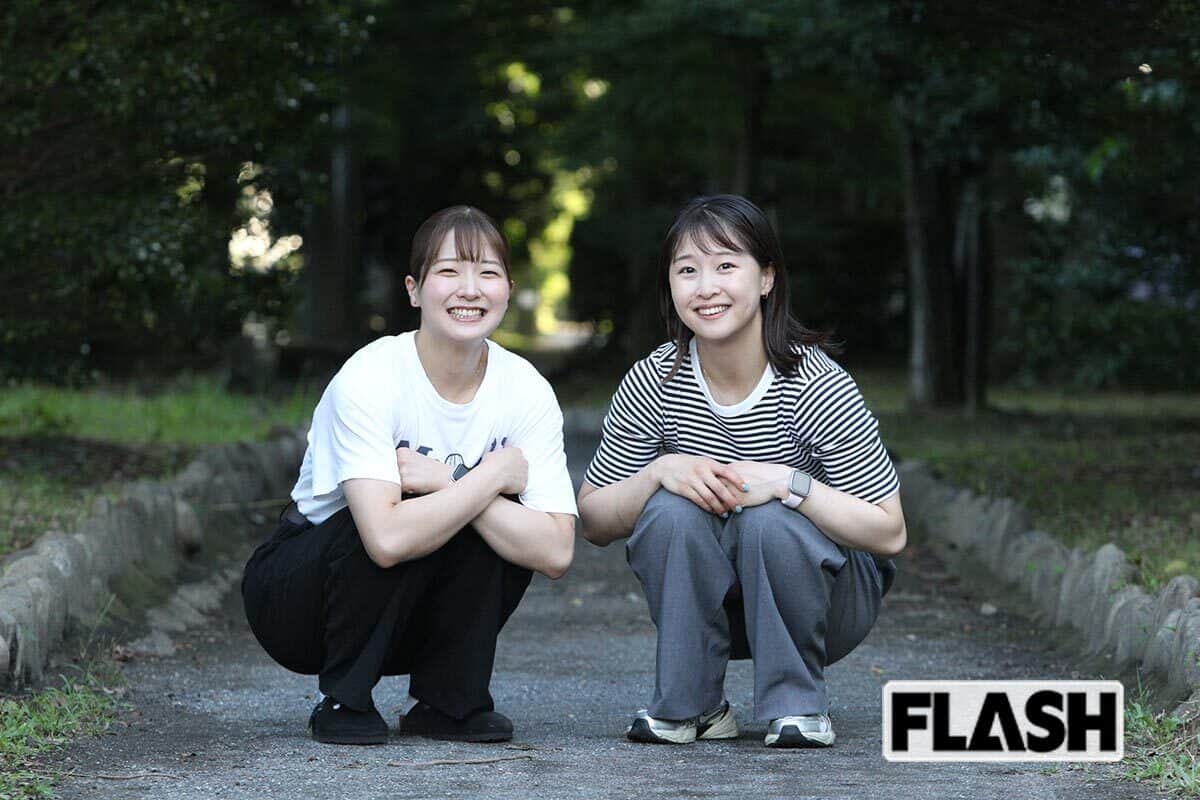 今は東京で生活をする2人は、ふだんから大の仲よし（写真・金谷千治）