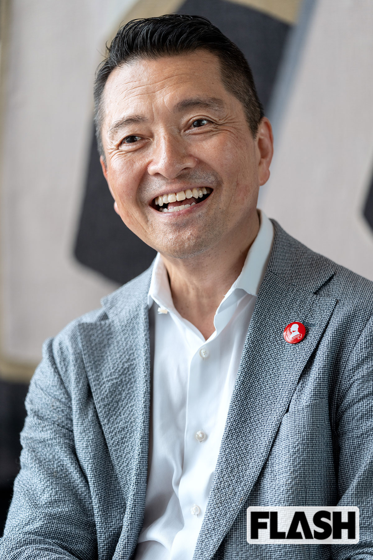 「恋愛という誰もが興味を持つテーマを、音楽と芝居で表現する、こんなに楽しい芸術はほかにないと思います」とオペラについて語る朝岡聡
