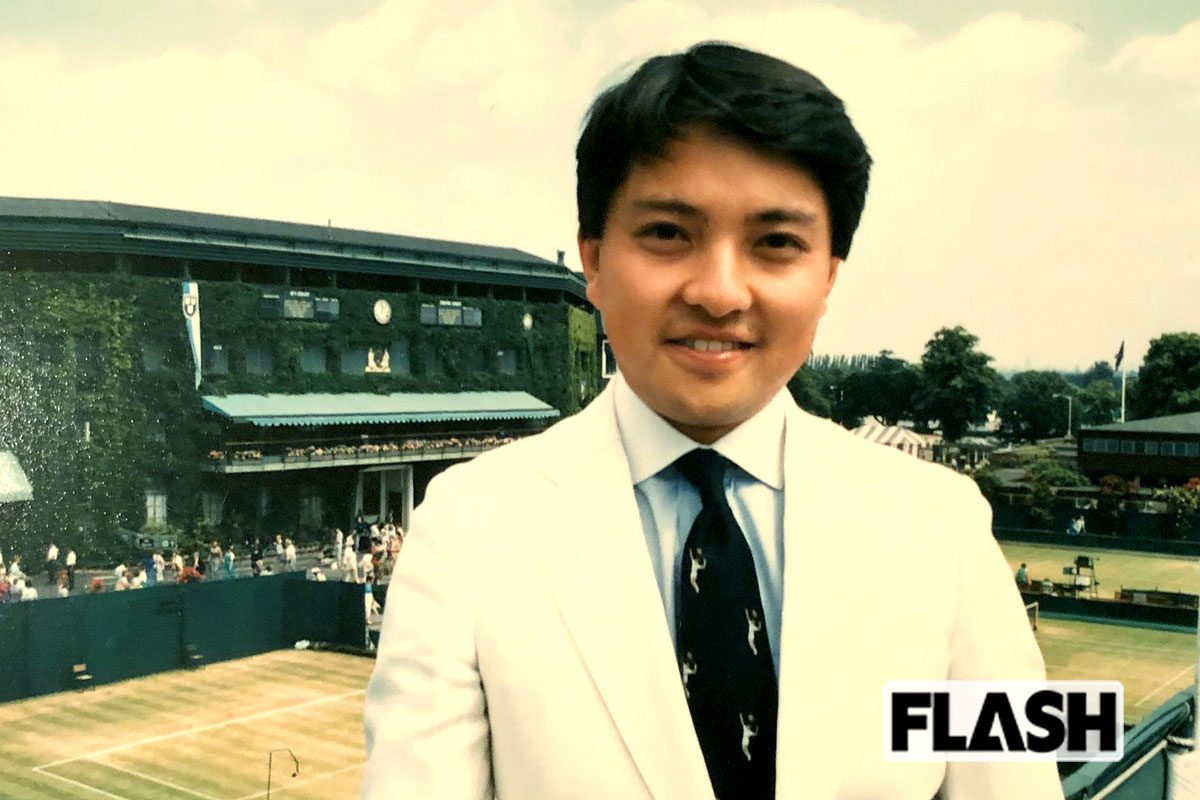 1986年、ウィンブルドン選手権中継時の朝岡聡。『ニュースステーション』では、久米宏への当意即妙の切り返しも人気だった
