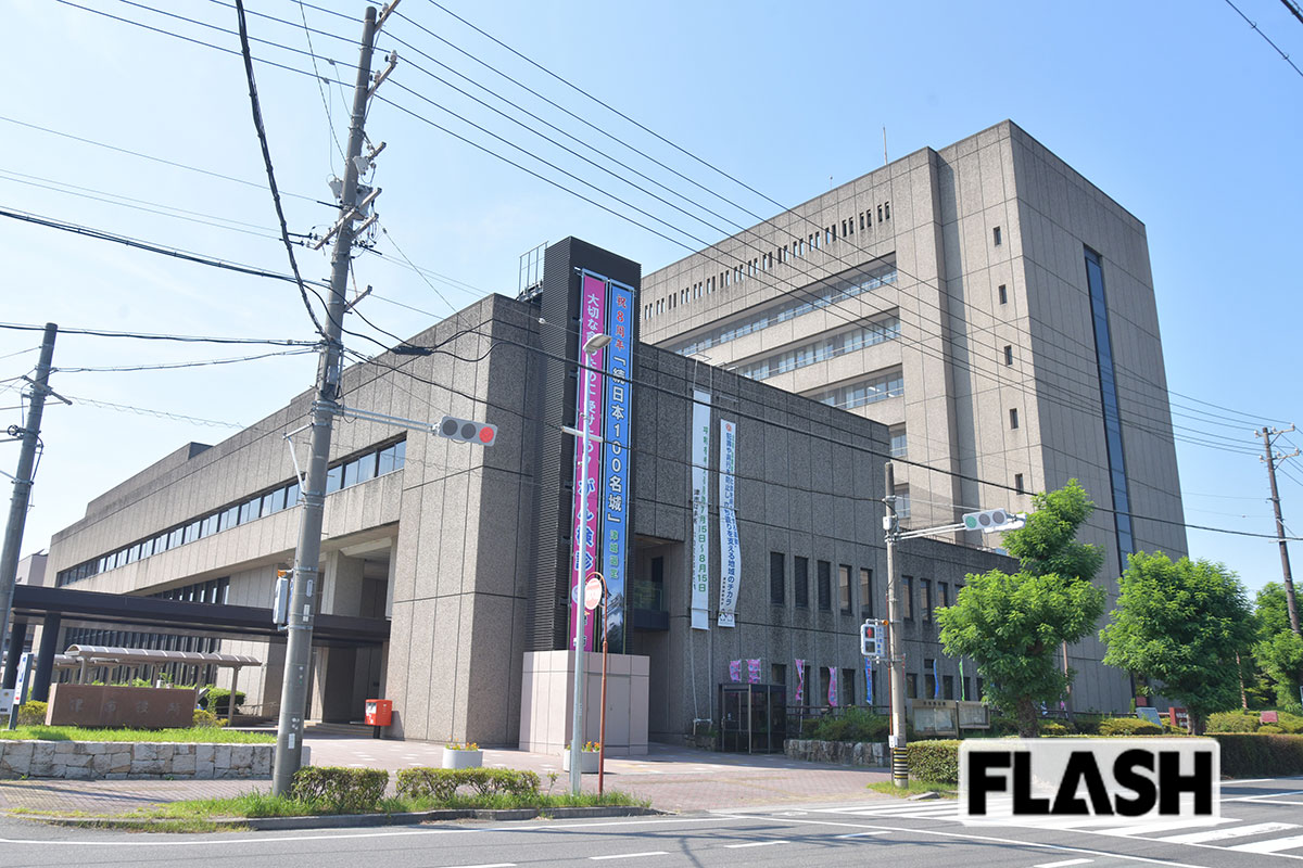 “ナプキン騒動” に揺れた津市役所には、中野裕子市議の提案で設置されたベンチが