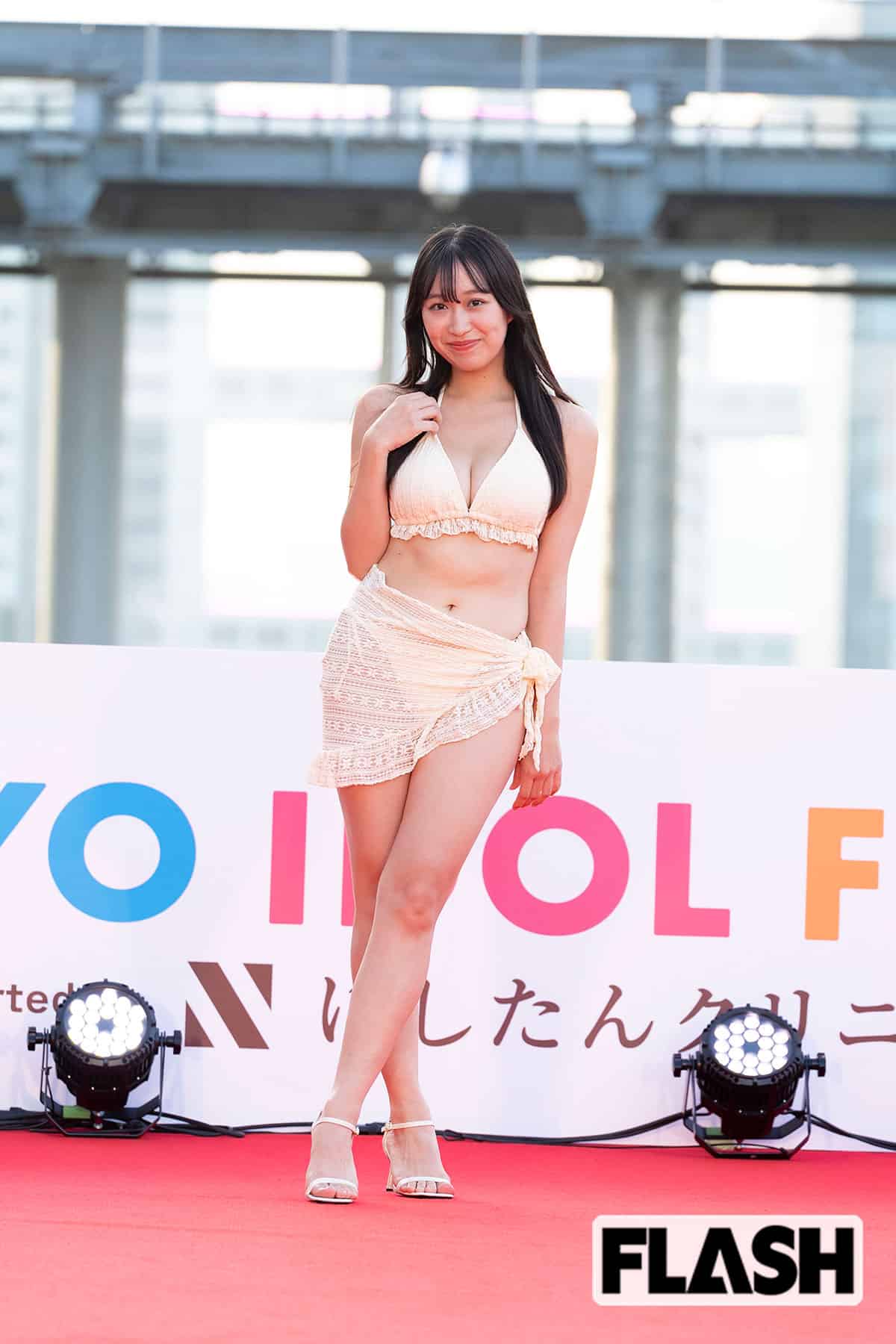 「TIF特別賞」を受賞した八束くるみ。多くのファンに支えられた