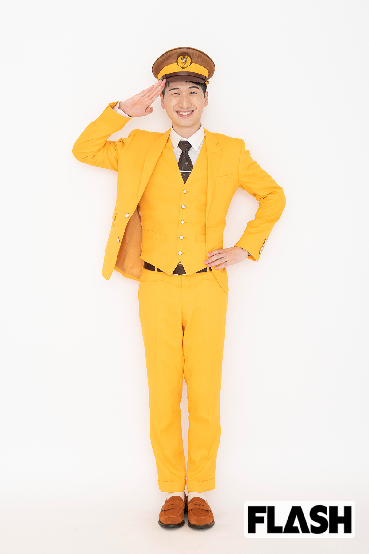 ■パンタグラフ・たくあんボーイさん(元JR東海芸人)①快適で迷惑をかけないリクライニングの角度は? 100度。車内でパソコンの操作や読書をする際は100度くらいがベストです。後ろの人に気遣いもできる/②お気に入りのシートがある列車は? N700Sは座る部分がN700Aよりも沈みやすくなったおかげで背もたれをそこまで倒さなくてもリラックスできます/③シートを倒すときに声をかけますか? 声をかけておくことで、到着までより気楽に快適に過ごせると思います