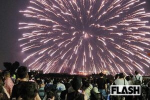 横浜花火大会で台船が“大爆発”、会場は将棋倒し寸前の大混乱…参加者からは…