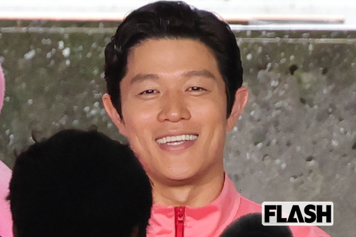 鈴木亮平　新作映画は実写邦画で1位発進！多忙すぎる宣伝姿をキャッチ…そば…
