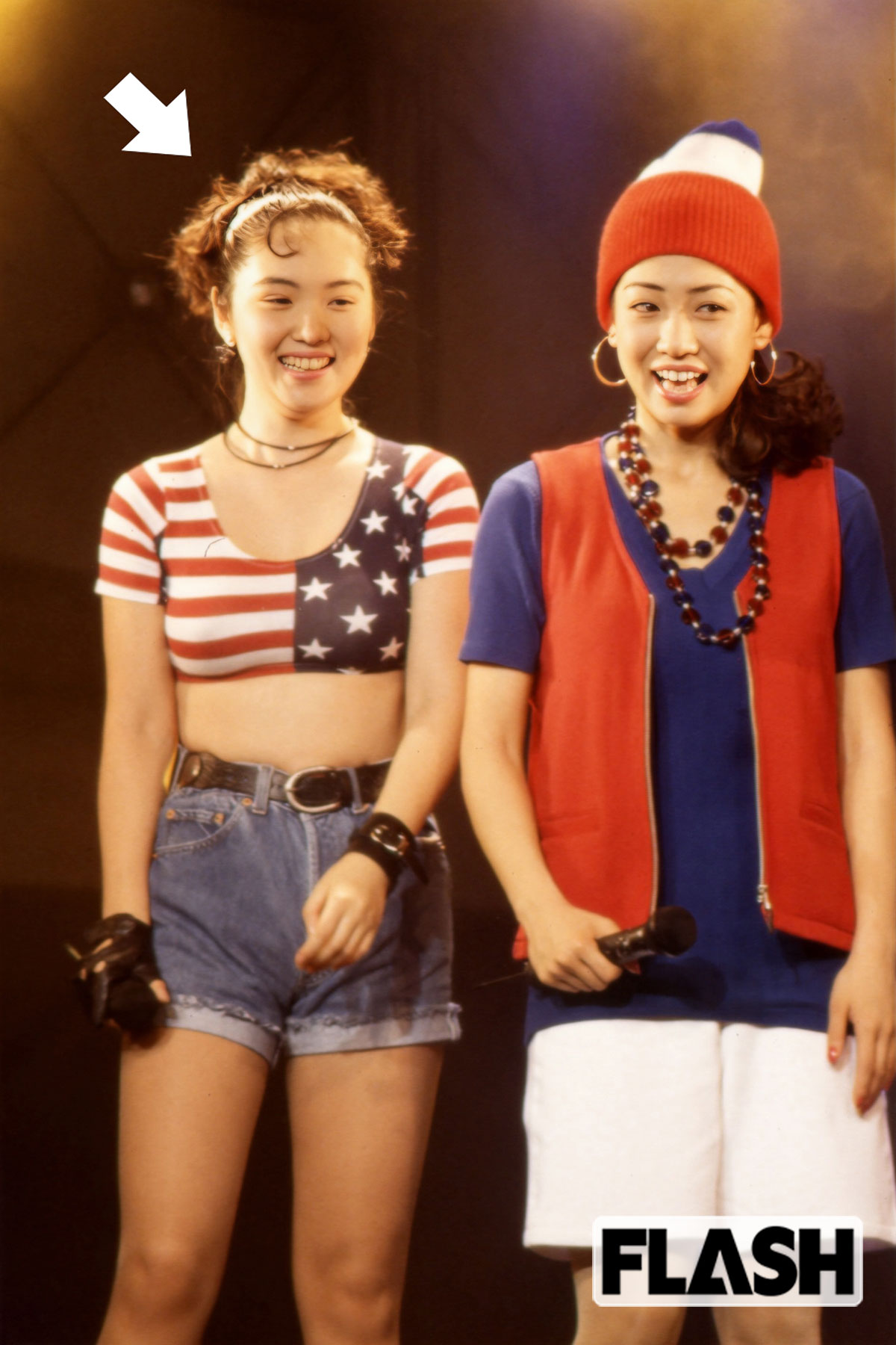 細川ふみえ（右）らとのLADY’Sでは、メインボーカルを担当した。「歌が大好きな私が、みんなを巻き込んじゃったんです（笑）」（写真・福田ヨシツグ）