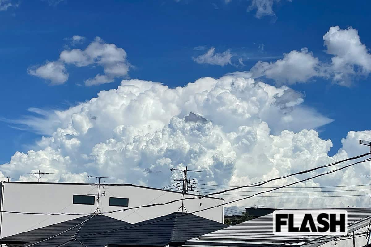 石原良純の「自慢の1枚」【モンスターかなとこ雲（2）】雲の下では雨が降り、それが自宅にまでおよぶのではないかと注視したが……