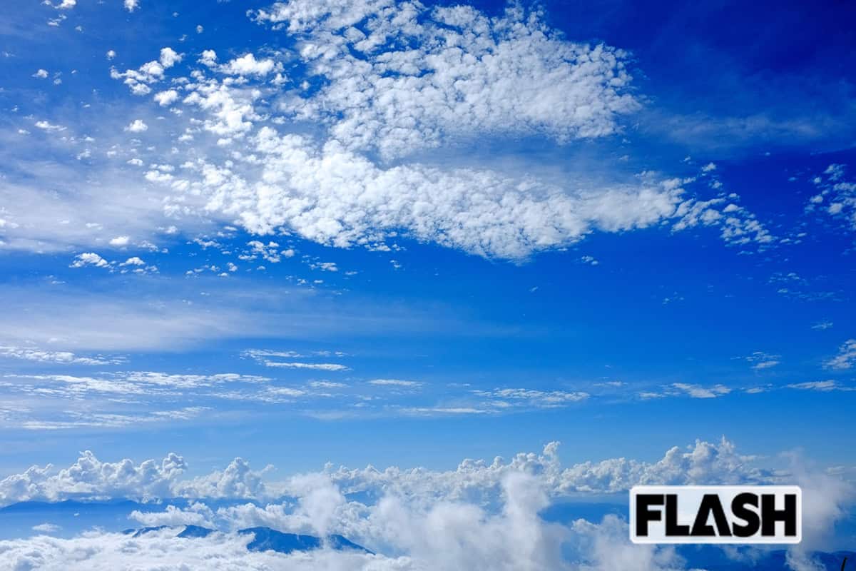菊池真以の「自慢の1枚」【ゆきあいの空】地上は暑気が支配するが、天上には涼気の気配がやってきている。高度2000mならではの光景