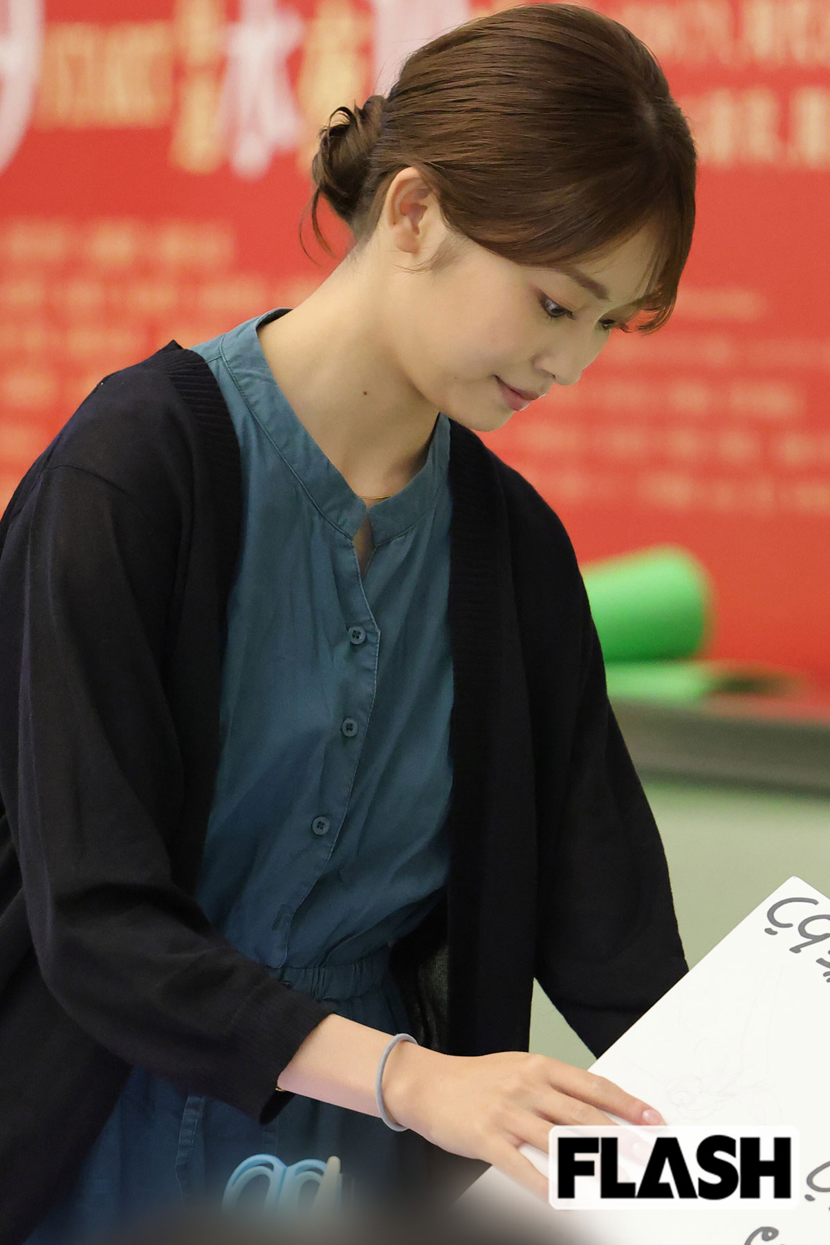 シックな装いで登場した五十嵐にいかアナ