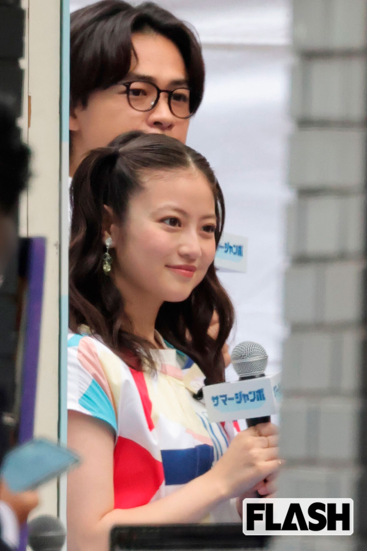 笑顔でイベントに登壇する今田美桜