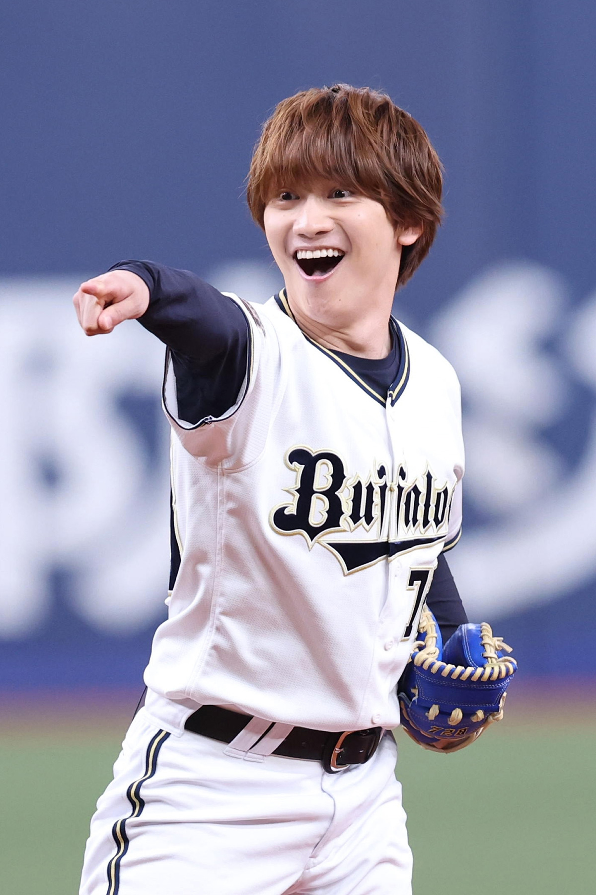 なにわ男子・藤原丈一郎 主演ドラマで“激変姿”披露! 髪の毛ボサボサ、長い髭姿にファンも騒然