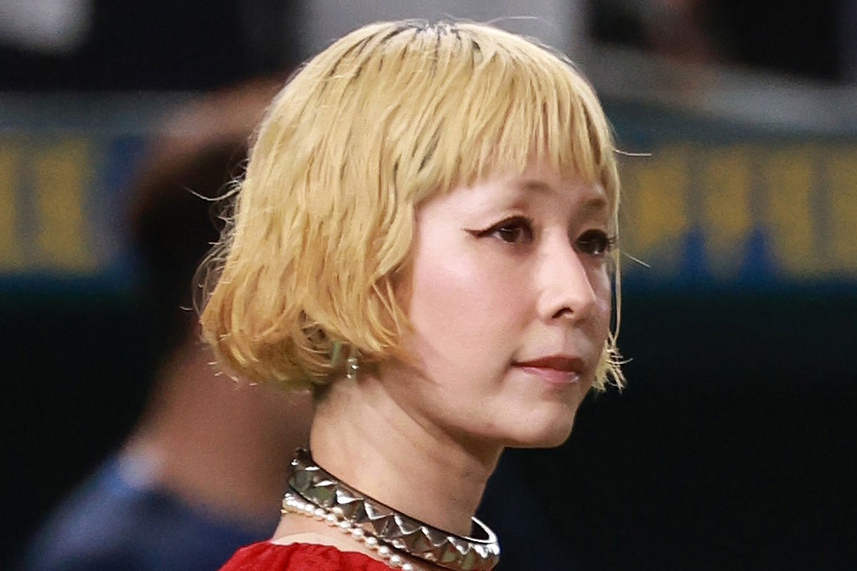 木村カエラ、Tシャツ姿で“ずぶ濡れ”海水浴…長期撮影中の「瑛太くんに会い…