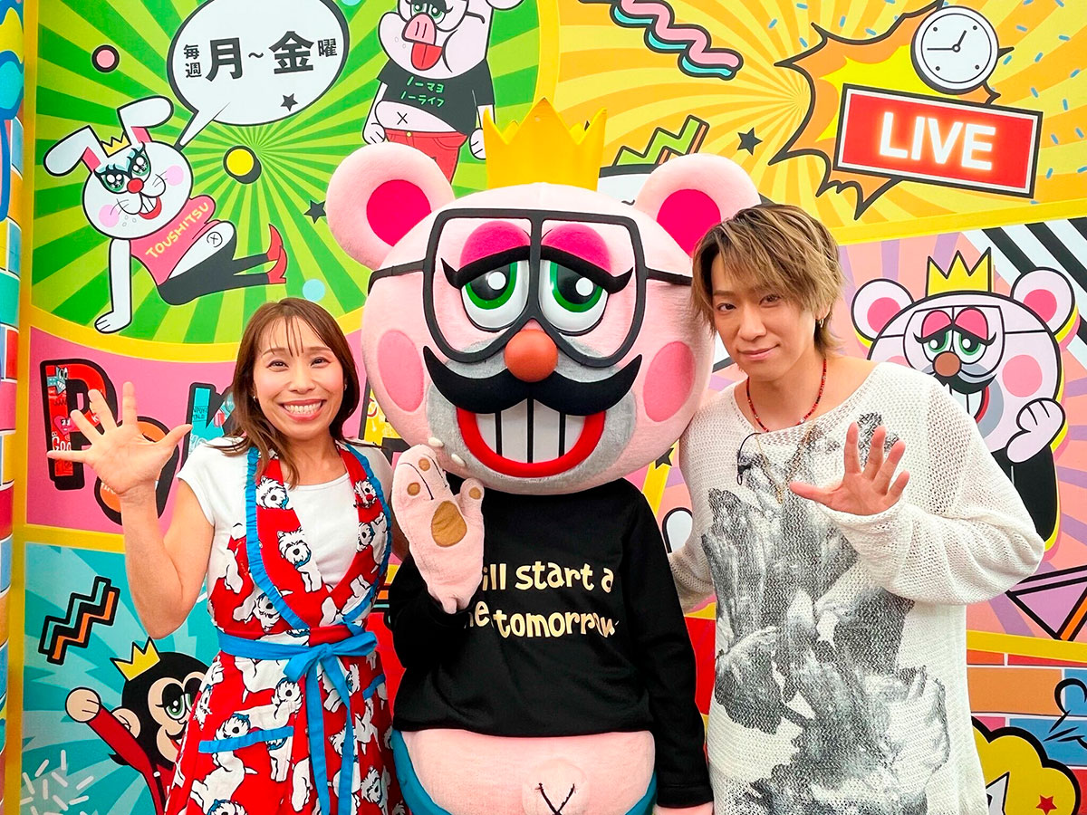 小山・みきママ姉弟。みきママは放送時のように終始ハイテンションに見えるが……(番組公式Xより)