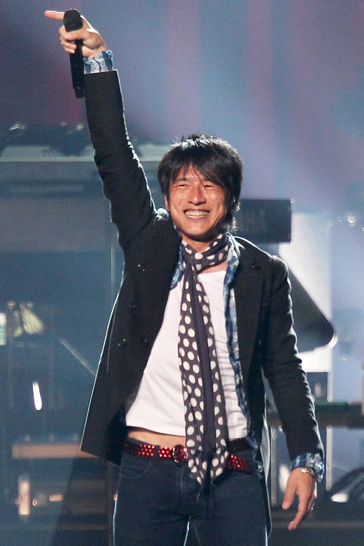 桜井和寿は軽いフラつきと視界の異常を訴え、小脳梗塞であることが判明した