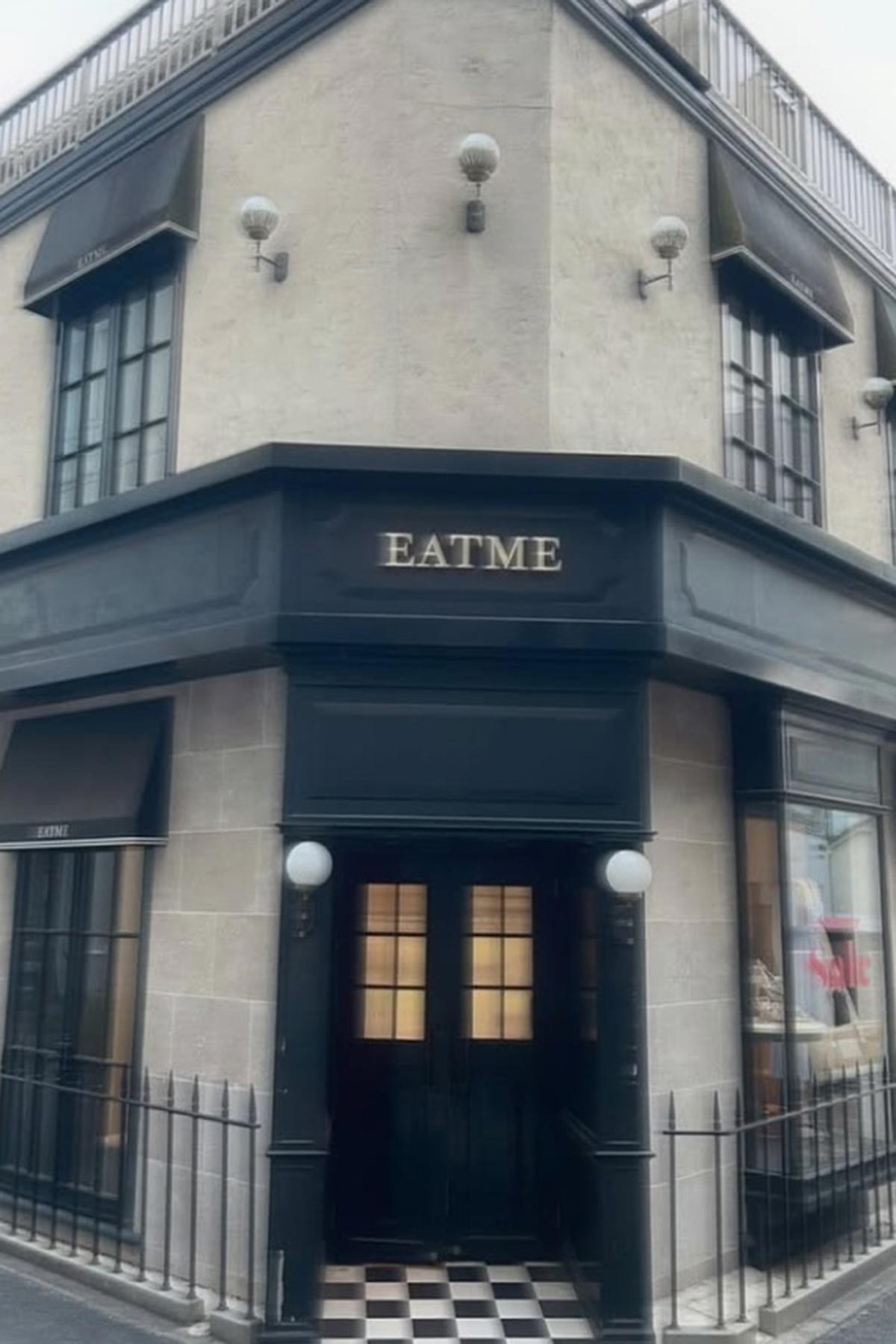 「EAT ME」原宿店の閉店を知らせる投稿。益若つばさが設立した（写真・公式Instagramより）