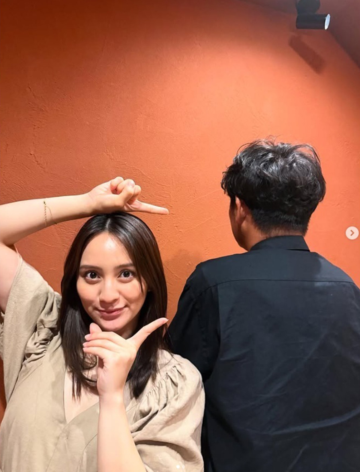 岡田結実が投稿した父・岡田圭右とのツーショット（写真・本人Instagramより）