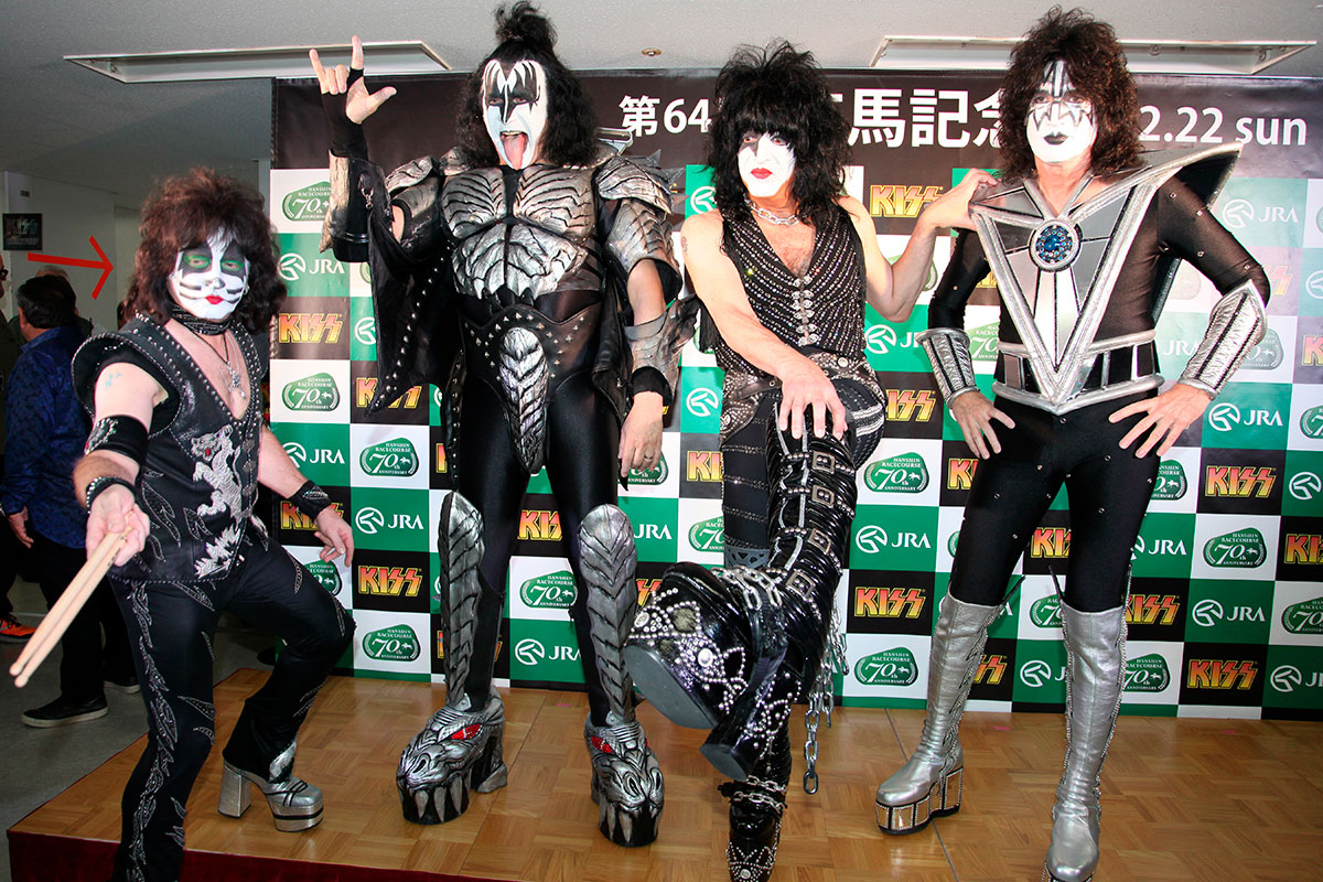 KISS／2019年12月、有馬記念PR隊長に就任。左からエリック・シンガー、ジーン・シモンズ、ポール・スタンレー、トミー・セイヤー