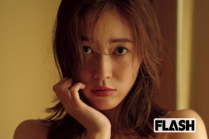 松井珠理奈、元SKE48の絶対的エースが10年ぶりの写真集！「笑顔は10…