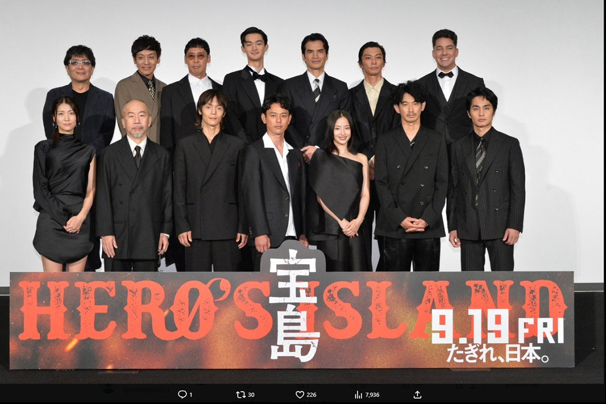 映画の出演者のひとり、俳優の尚玄が公開した集合写真。痩せぶりが目を引く窪田正孝にファンから心配の声（写真・尚玄のInstagramより）