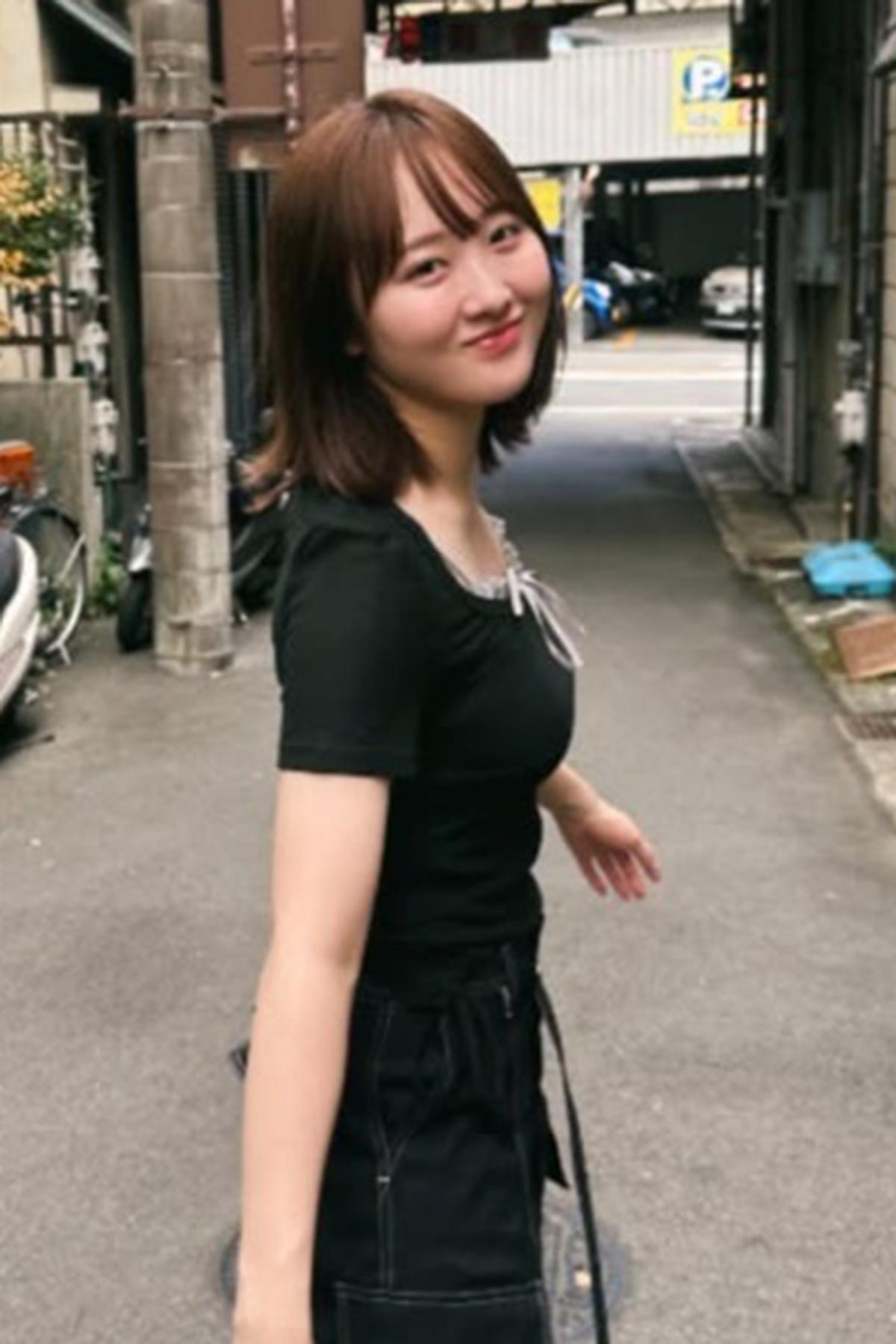 全身ショットを掲載した本田望結（写真・本人Instagramより）