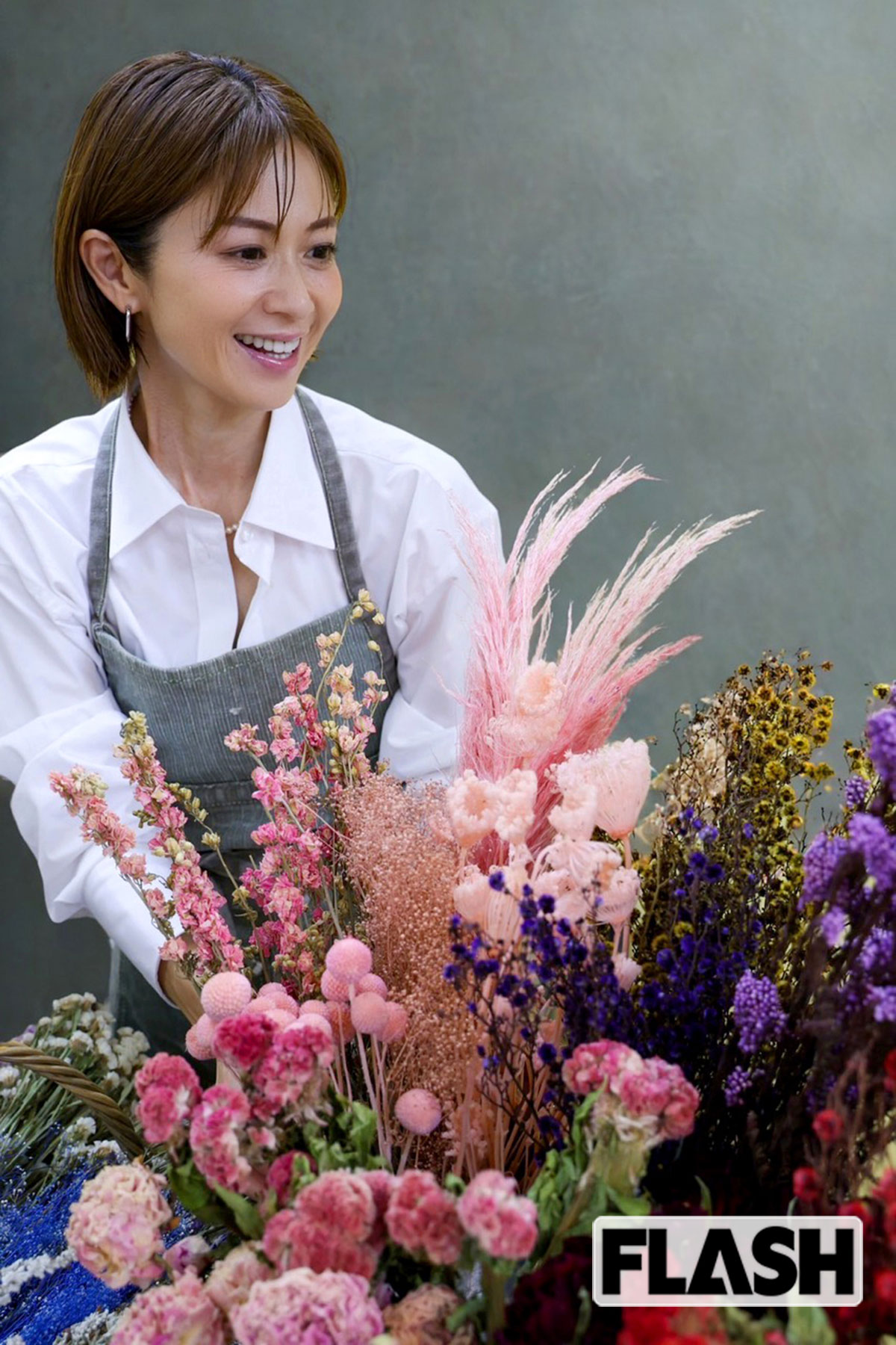 畑野ひろ子は、花を通じてさまざまな提案をおこなうブランド「will Garden」の活動のほか、エービーシー・マートの社外取締役にも就任した