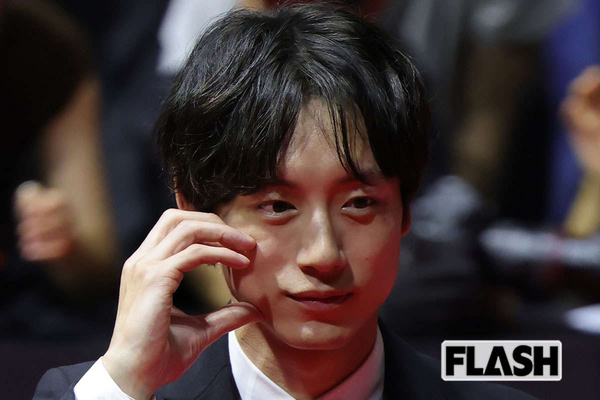 永野芽郁と“三角関係”報道の坂口健太郎、「中止」のはずの釜山国際映画祭に…