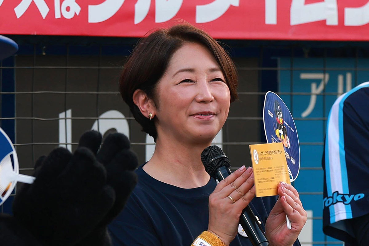 『世界陸上』中井美穂がサプライズ出演で織田裕二とのコンビ復活に視聴者歓喜…「全部キャッチする」対応力に想起された“名捕手”
