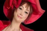 叶姉妹、セレブで流行中の「ブラレット姿」公開で視線集まる“美腹筋”に「ト…