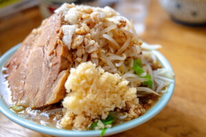 「うるせぇなバーカ」二郎系ラーメン店で店主が“逆ギレ”告発投稿にSNS大…