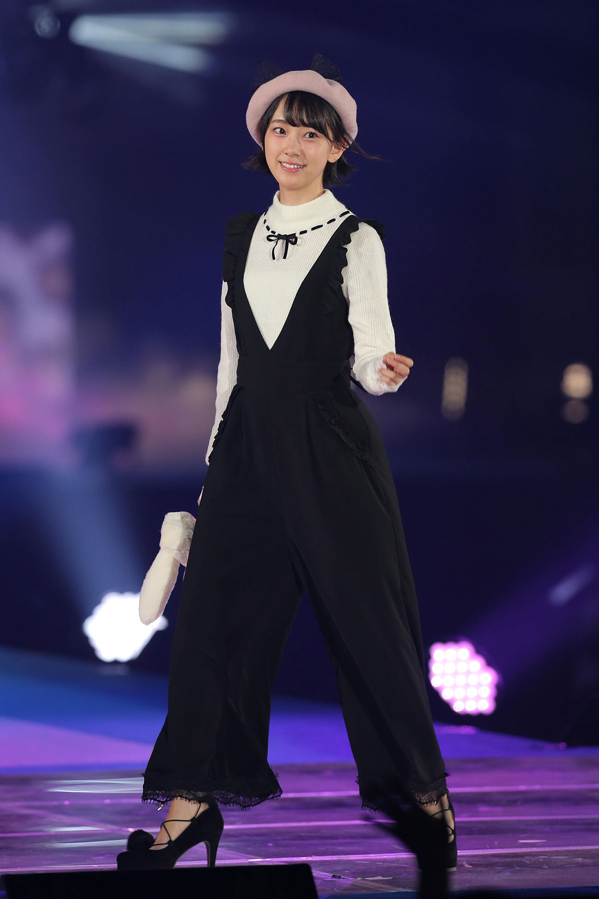 2016年10月、東京・国立代々木競技場第一体育館でおこなわれた「GirlsAward 2016 AUTUMN/WINTER」に参加した堀