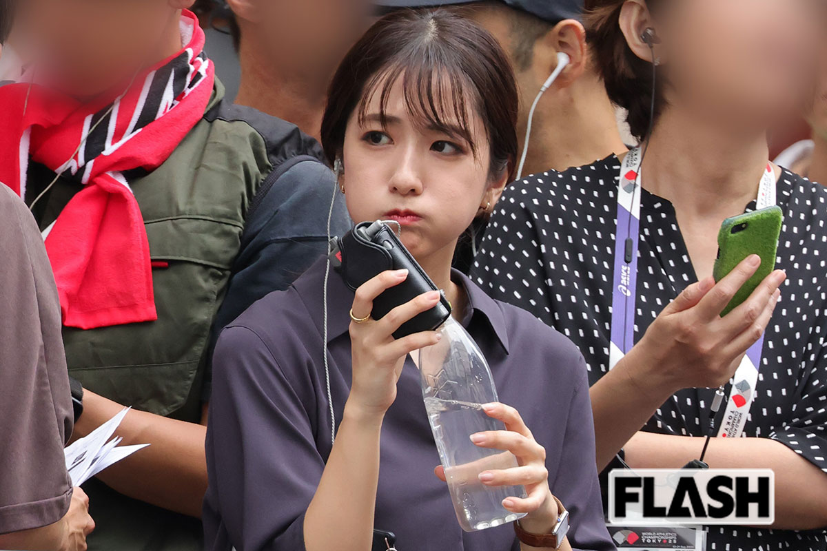 頬を膨らませる田村真子アナ
