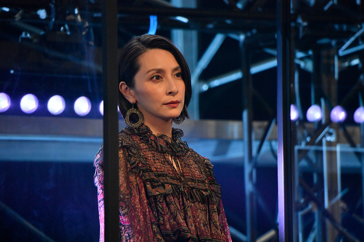 奥菜恵、関取衆に囲まれた「推し活」ショットの “体格差” にファン驚愕…9歳年下の俳優夫も大相撲中継に出演