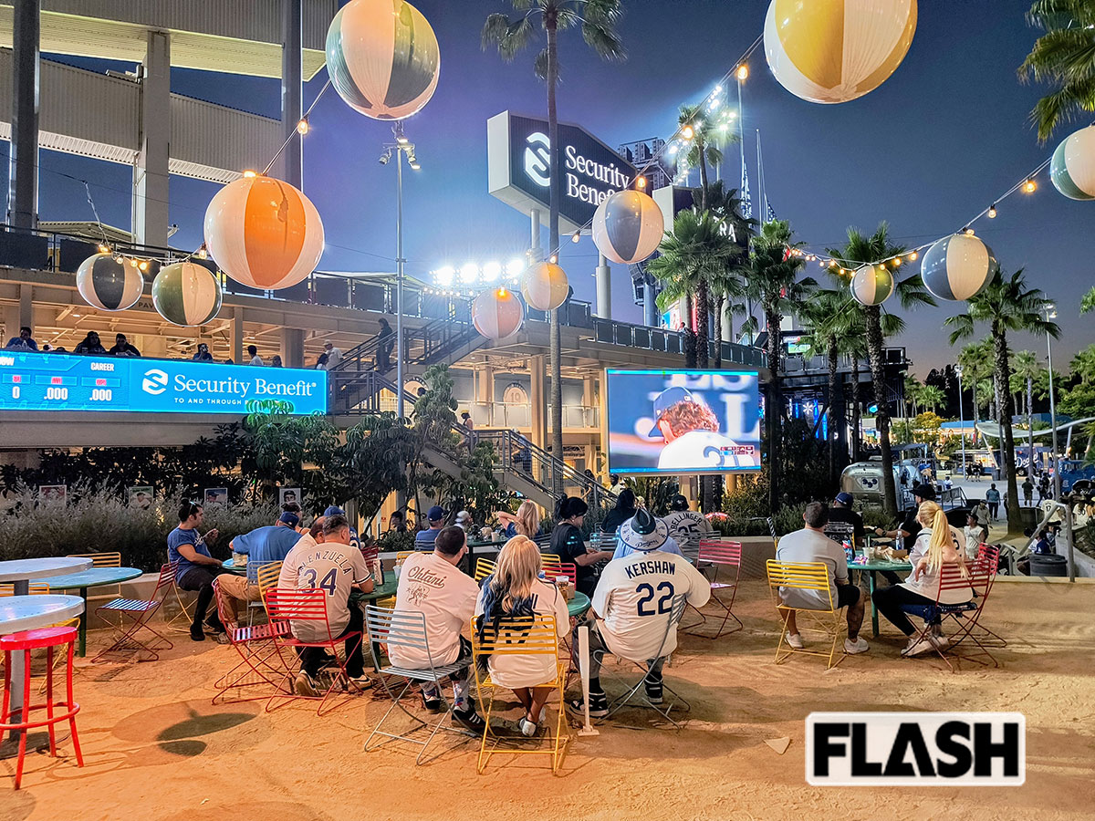 スタジアムには “大谷効果” で、日本食や韓国フードをフィーチャーした店舗もある。また、多くのバーやレストランがあり、バーで飲みながら観戦するファンも