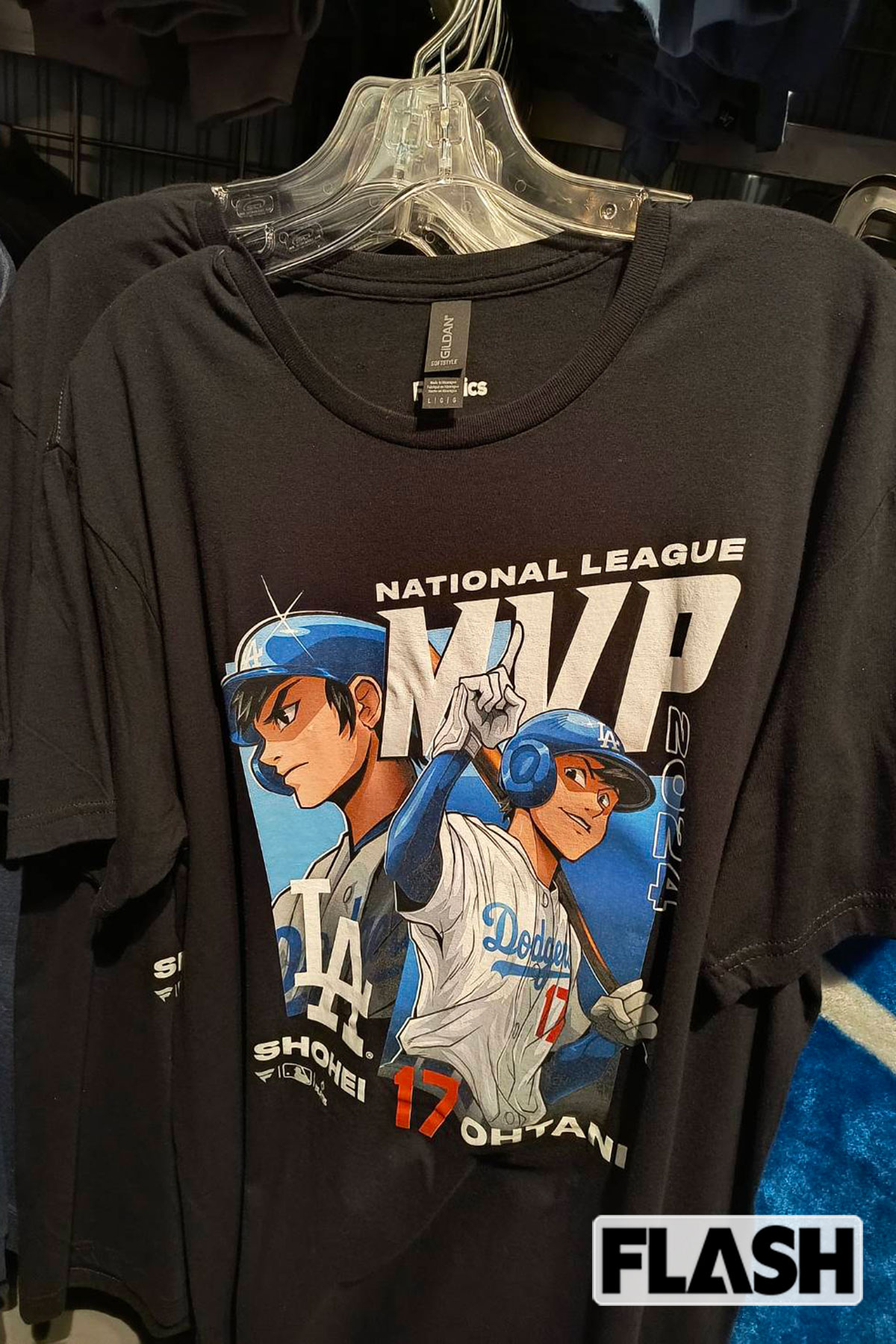 スタジアム内のショップは大谷グッズで溢れている
