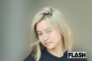 小島瑠璃子、金髪から黒髪へイメチェンでチャリティイベント開催も“大胆ワンピ”のミスマッチに抱かれる違和感