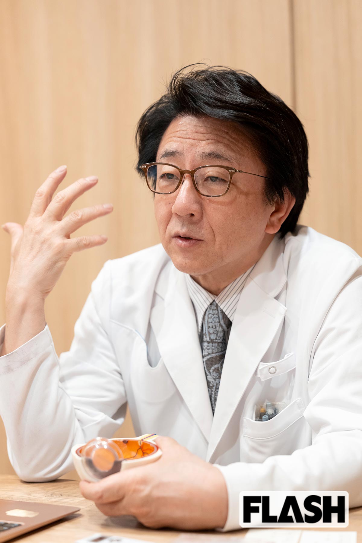 「眼科 かじわら アイ・ケア・クリニック」の梶原一人院長（写真・木村哲夫）