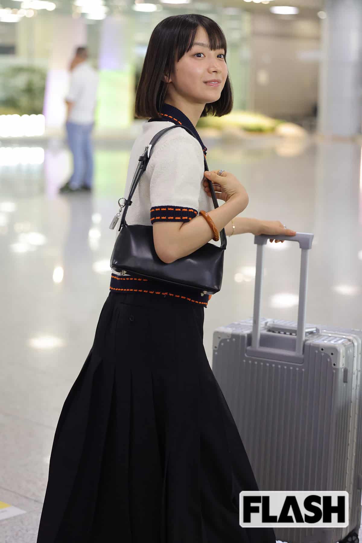 空港に到着した藤崎ゆみあ