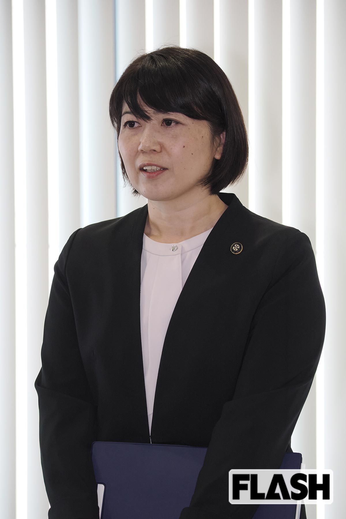 2025年10月2日、市議会に2度めの説明をおこなった後、報道陣に対して「責任の取り方はしっかり考えた上で判断をしたい」と語った群馬県前橋市の小川晶市長（写真・梅基展央）