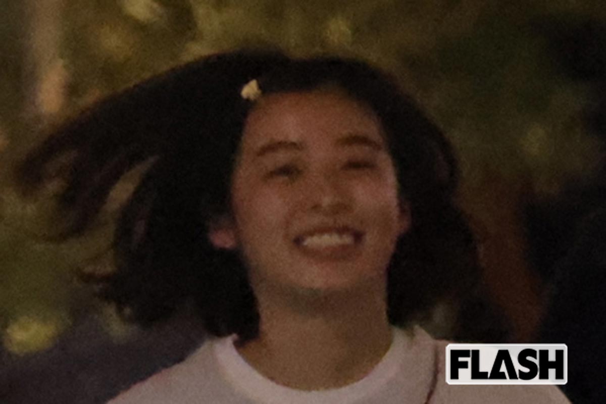 森七菜＆岡山天音、トレーナーにマフラーでドラマロケ姿…暑さで共演者“救急…