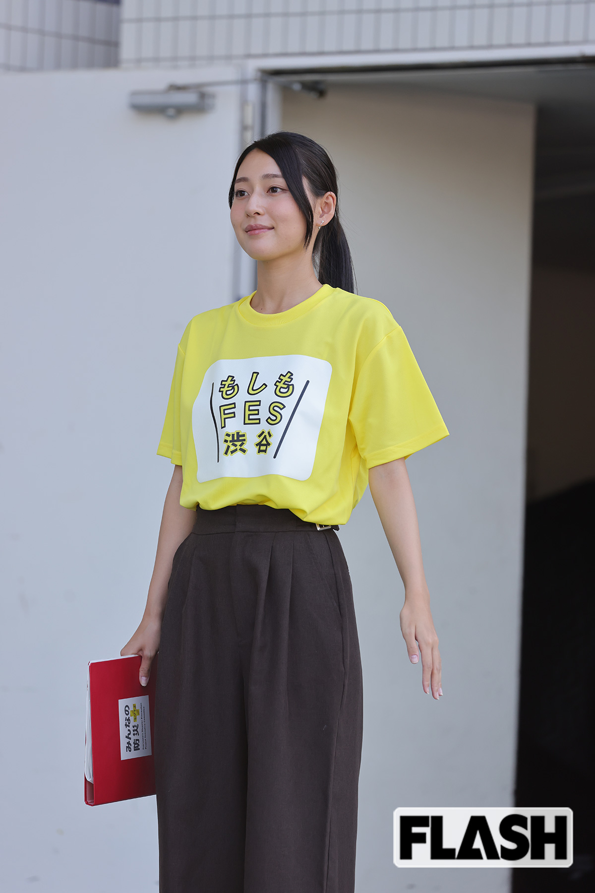 凛とした表情の宮本真綾アナ