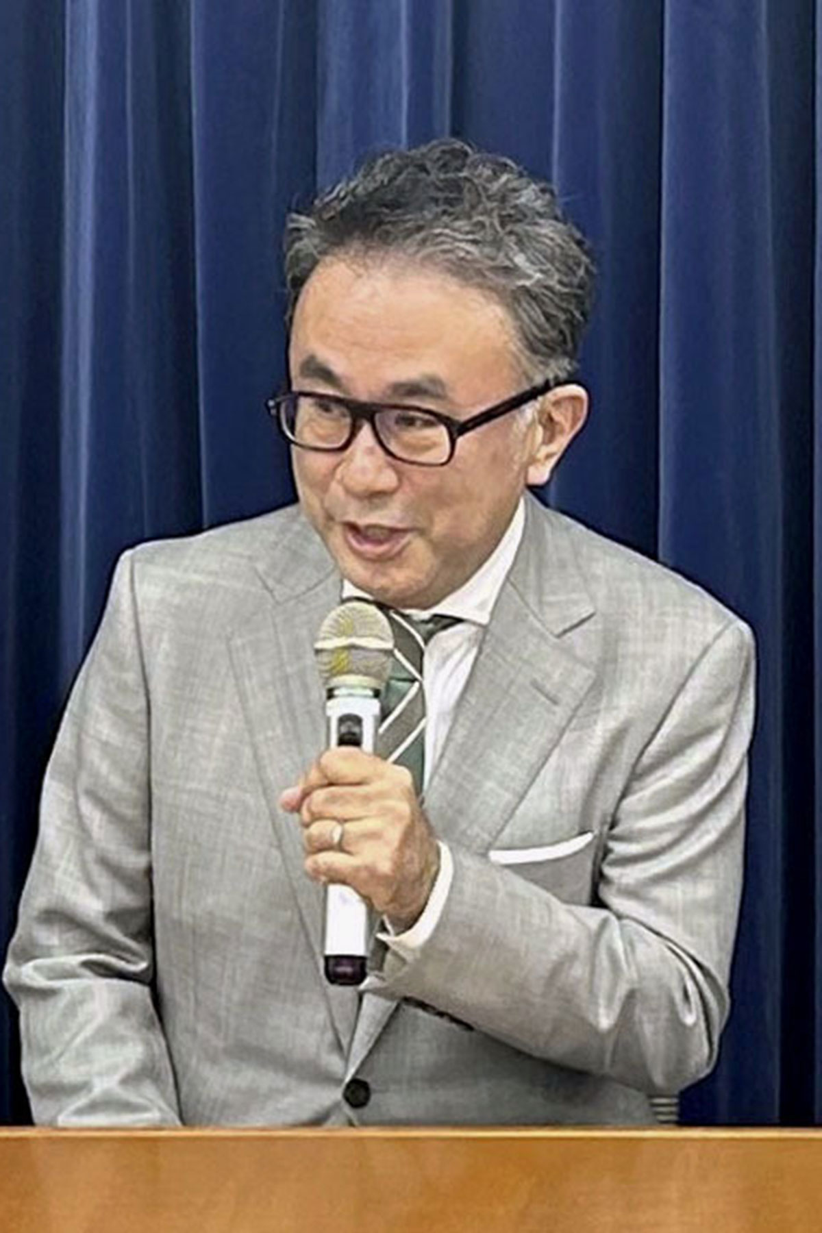 三谷幸喜ドラマ「もしがく」2話でようやく “真価” 発揮「一気に2話まで放送したら違ったのに」相次ぐ “間延び” 指摘する声