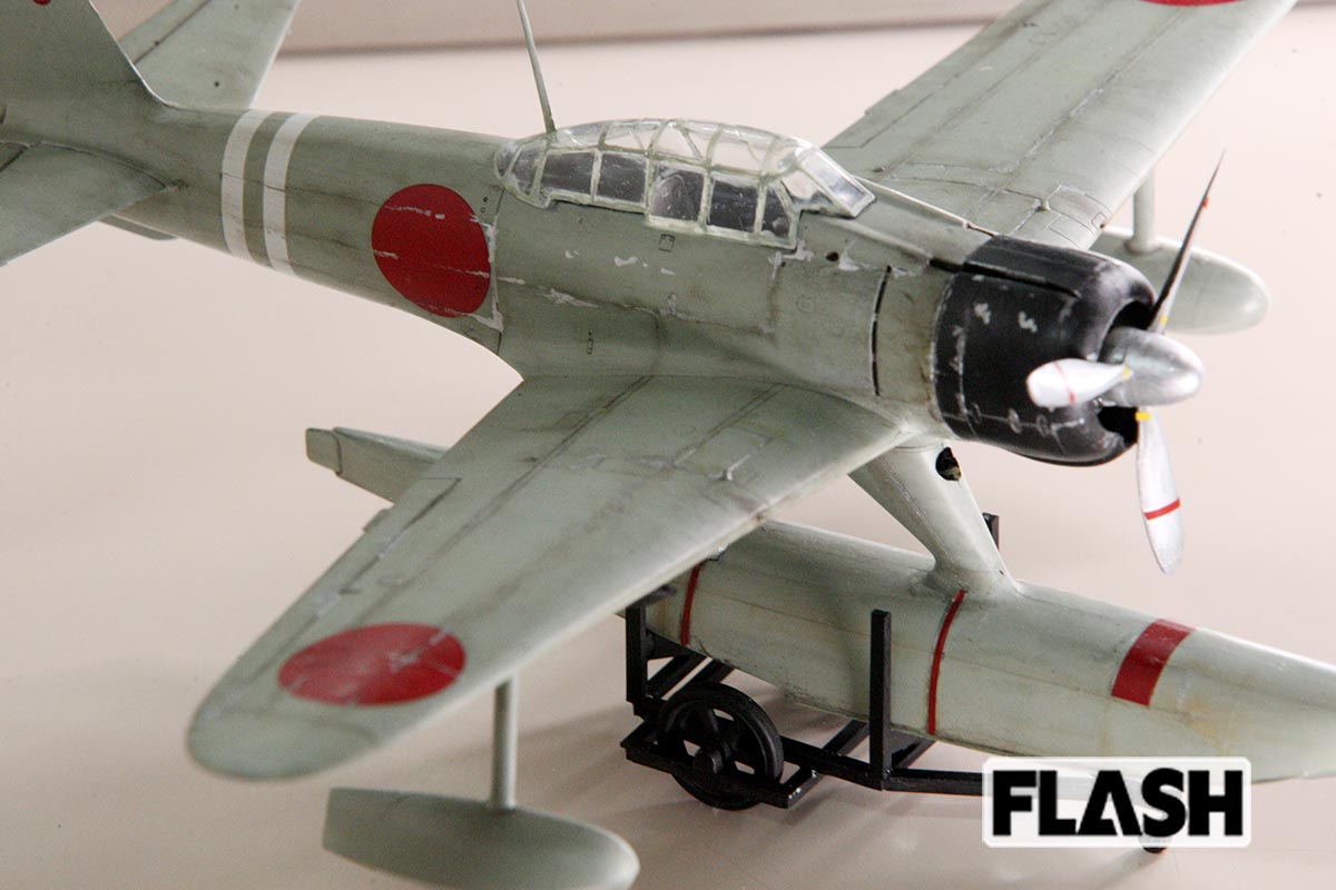 (自作公開!)春風亭昇太が作ったタミヤの「海軍二式水上戦闘機」。舞台公演中にもかかわらず、ついつい完成させてしまった