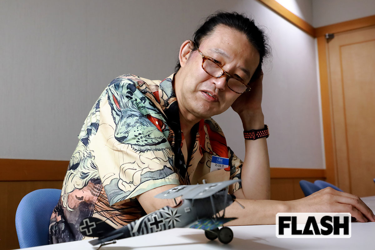 藤島康介氏にとって、プラモは趣味を超えた生きがいのようだ（写真・松沢雅彦）
