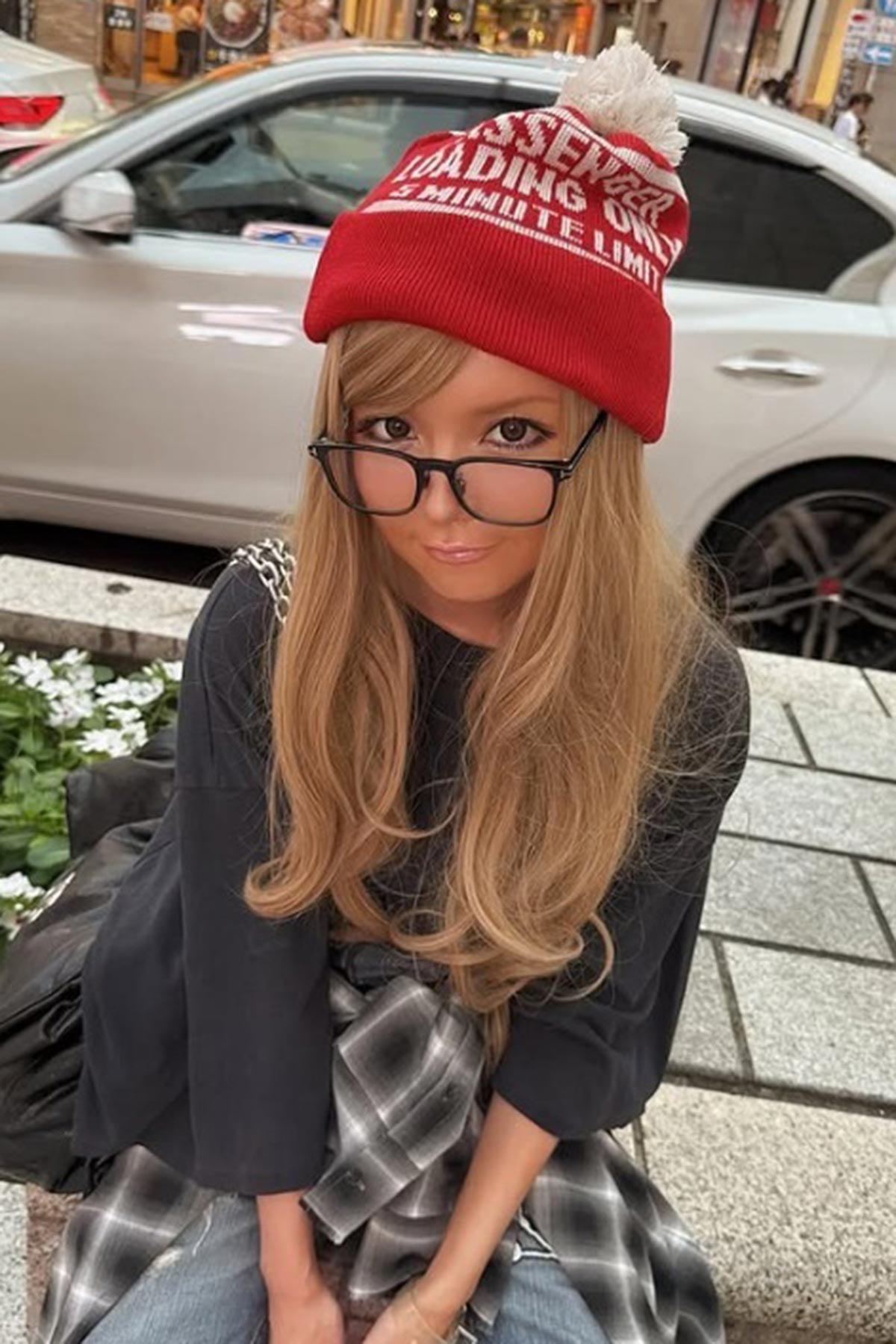 平成ギャルメイクを完全再現した益若つばさ（写真・本人Instagramより）