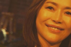 青田典子　ブロンドヘアのいっぽうファンの目を引いた“激痩せ”姿…1月に愛…