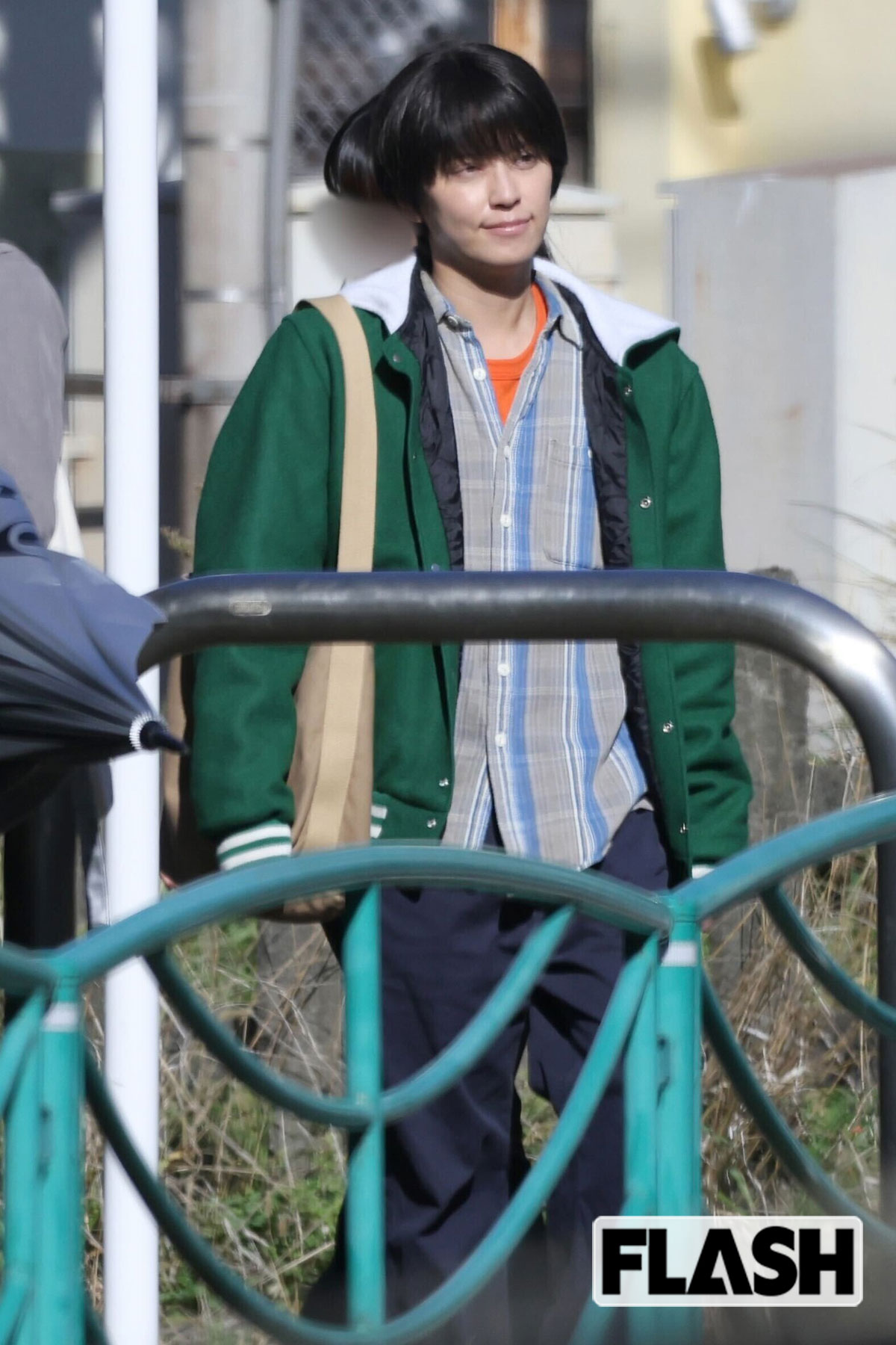 手越祐也、60分で“チャラ男”から茶髪→黒髪に激変! ドラマ復帰作ロケ現場で見せたキャラ“スイッチ”姿