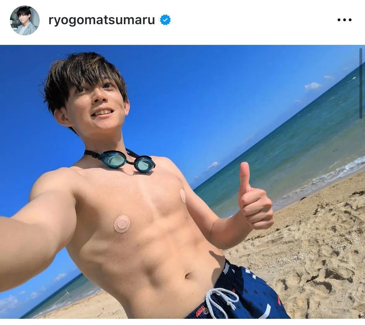 松丸亮吾のInstagramより。綺麗に割れた腹筋には「腹筋がメロい」との声も