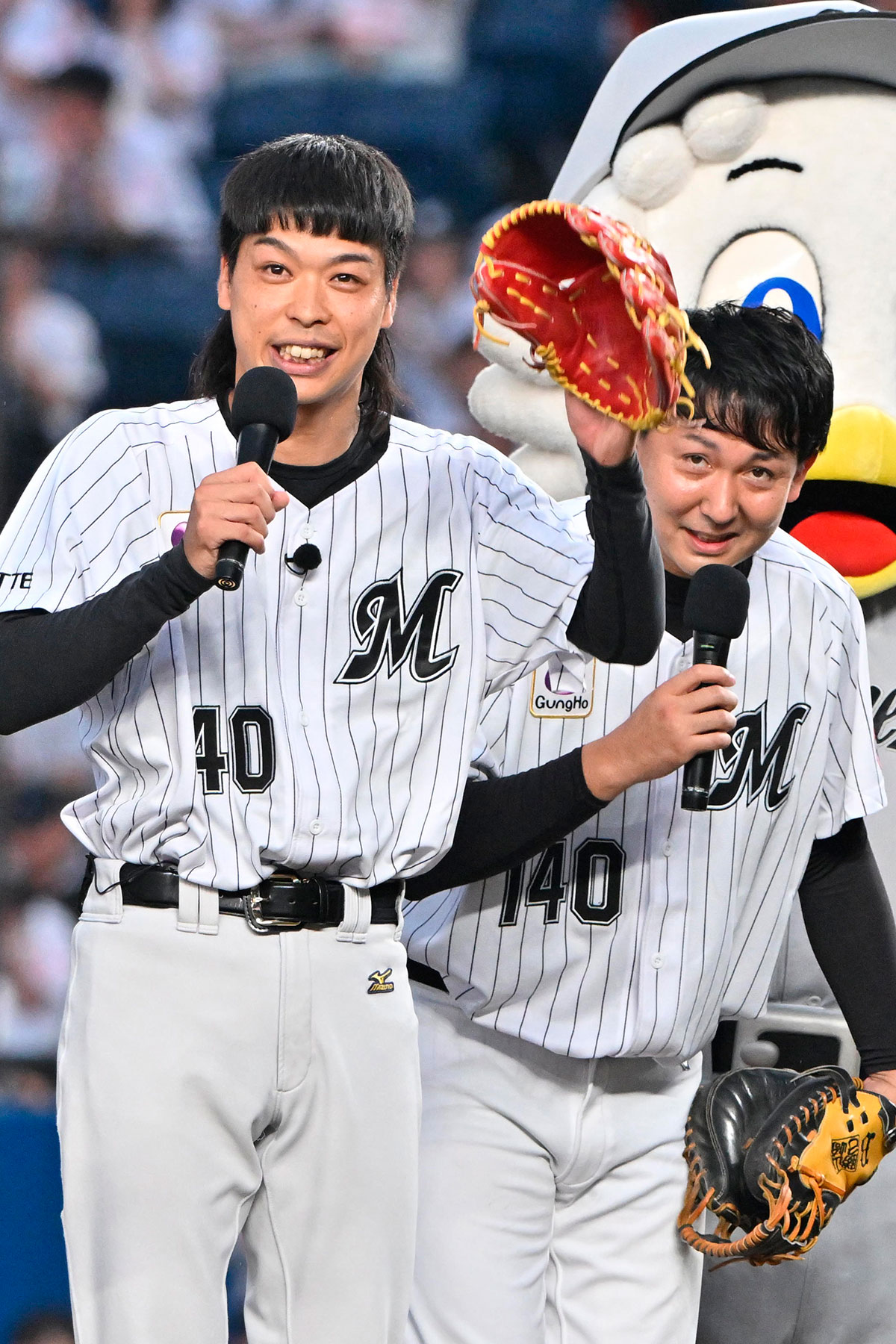 <6位>バッテリィズ/ツッコミ担当のエース(左)とボケ担当の寺家(じけ・右)のコンビ。9月にはプロ野球でセレモニアルピッチに登場