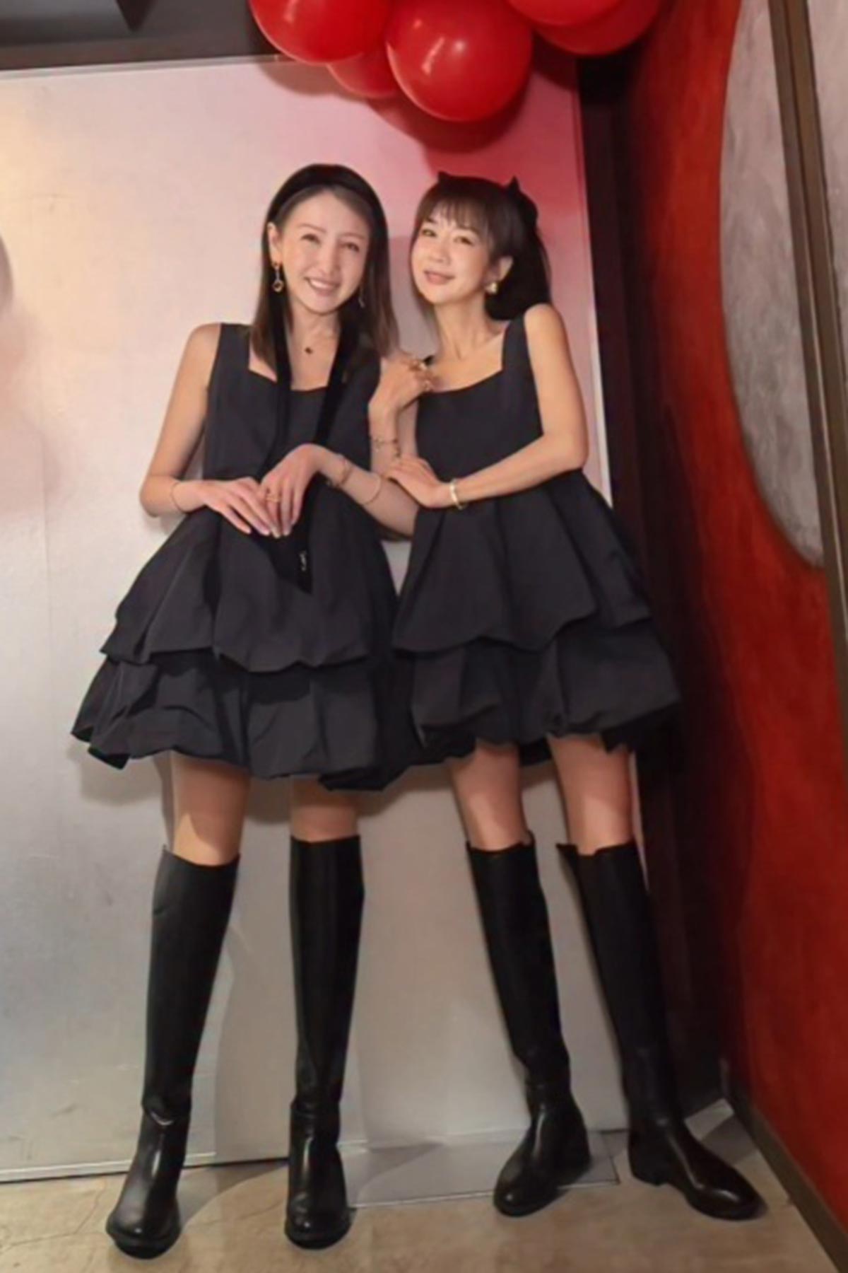 黒いミニスカ姿を披露したほしのあき(写真・本人Instagramより)